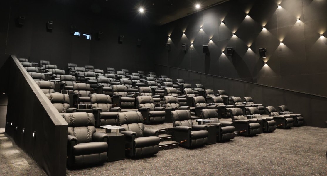 Wolfgang's Premiere Lounge